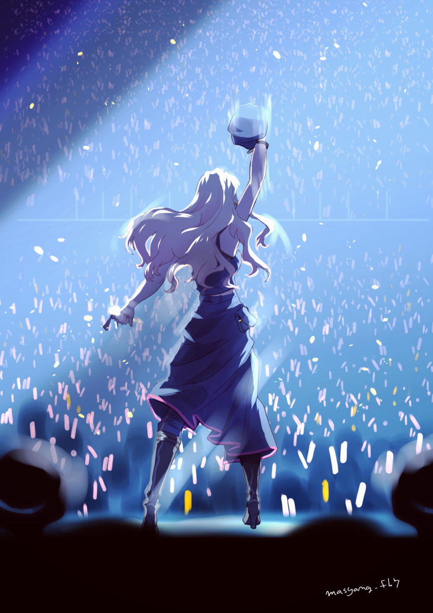 1girl arm_up black_footwear blonde_hair blue_cape blue_headwear blue_shirt blurry blurry_foreground boots breasts cape commentary_request crop_top cropped_shirt floating_hair from_behind full_body glowstick hat headwear_removed highres holding holding_clothes holding_hat holding_microphone indoors knee_boots long_hair macross macross_frontier medium_breasts microphone ryu_(masu_nantoka-san) sheryl_nome shirt sleeveless sleeveless_shirt stage stage_lights standing twitter_username waist_cape