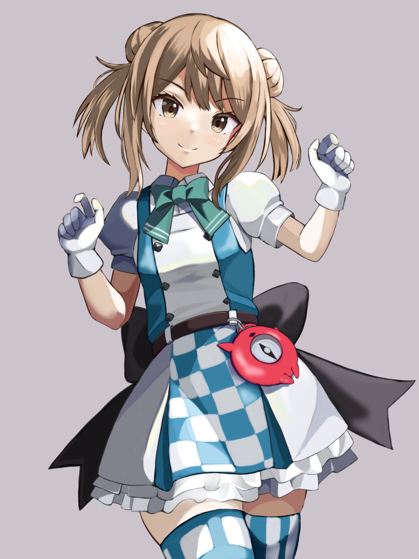 1girl absurdres alice_(alice_in_wonderland) alice_(alice_in_wonderland)_(cosplay) alice_in_wonderland alternate_costume blue_thighhighs bow bowtie brown_background brown_eyes checkered_thighhighs cosplay double_bun dress enemy_lifebuoy_(kancolle) gloves gradient_background green_bow green_bowtie hair_bun highres kantai_collection light_brown_hair looking_at_viewer michishio_(kancolle) official_alternate_costume panda_sasasa pocket_watch puffy_short_sleeves puffy_sleeves short_hair short_sleeves short_twintails smile thigh-highs twintails watch white_gloves