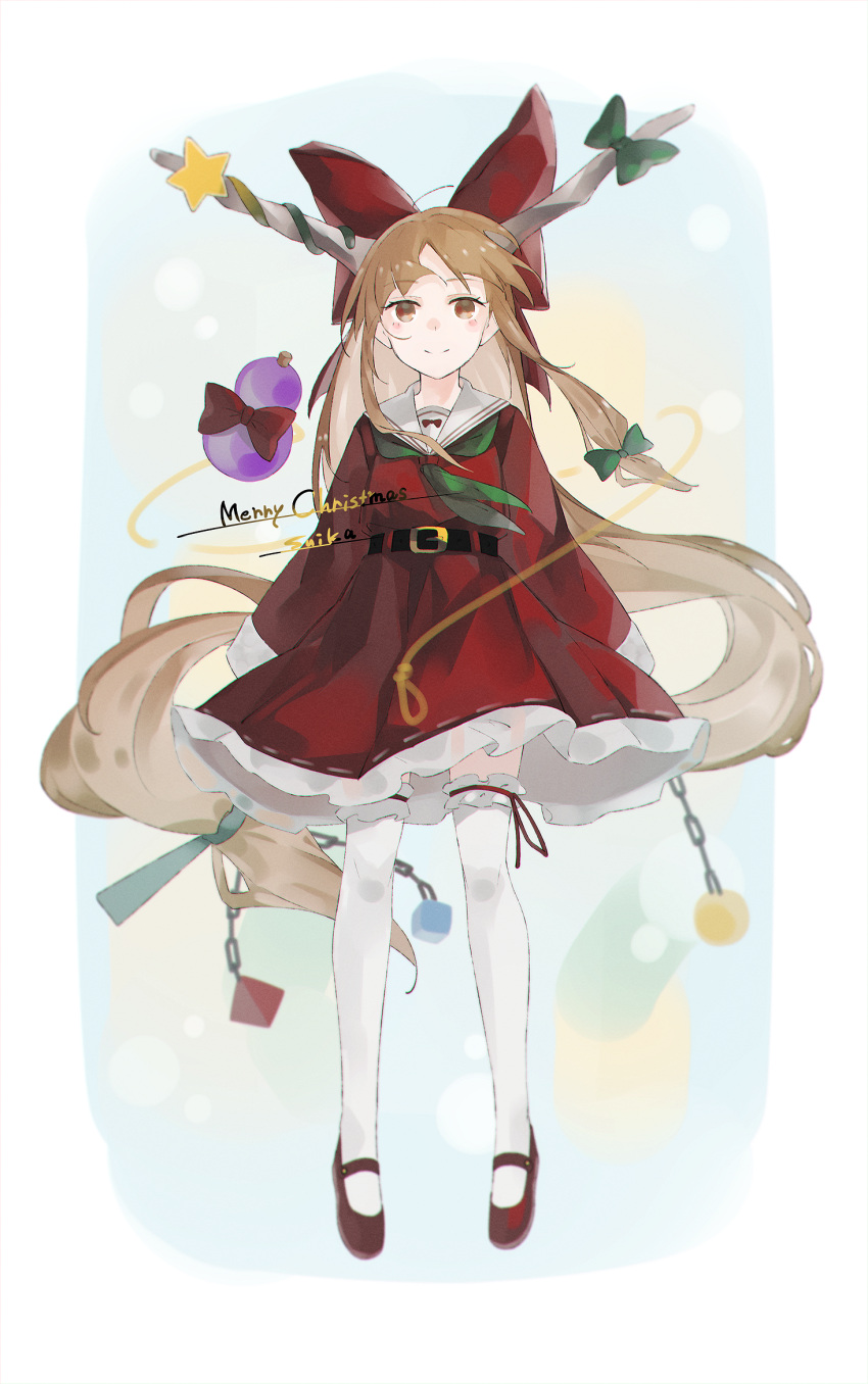 1girl belt black_belt bow brown_footwear chain christmas closed_mouth commentary_request full_body gourd hair_bow highres horns ibuki_suika long_hair long_sleeves merry_christmas o_(crazyoton46) oni_horns orange_eyes orange_hair red_bow santa_costume shoes smile solo thigh-highs touhou white_thighhighs