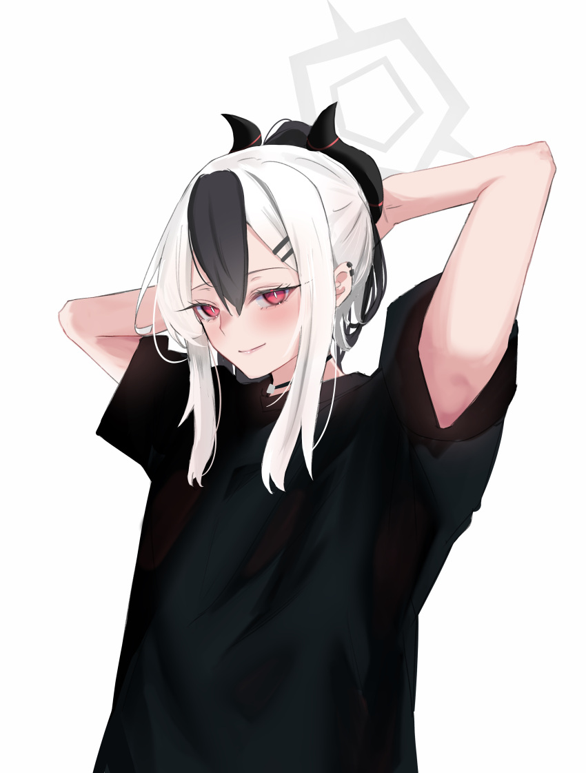 1girl absurdres black_hair black_shirt blue_archive blush demon_horns halo highres horns kayoko_(blue_archive) looking_at_viewer multicolored_hair red_eyes shirt short_sleeves showtime775 sidelocks simple_background smile solo streaked_hair upper_body white_background white_hair