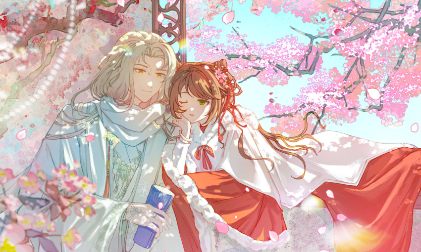 1boy 1girl branch brown_hair cherry_blossoms chinese_clothes closed_mouth green_eyes hanfu highres long_hair long_sleeves outdoors petals rosa_(tears_of_themis) smile tears_of_themis tree tubayran vyn_richter_(tears_of_themis) white_hair yellow_eyes