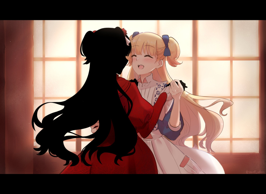 2girls backlighting blue_bow blue_dress blush bow closed_eyes commentary_request dancing dress emilico_(shadows_house) flower hair_bow hair_flower hair_ornament highres holding_hands indoors kate_(shadows_house) letterboxed long_hair looking_at_another multiple_girls open_mouth red_dress shadow_(shadows_house) shadows_house smile teeth twitter_username two_side_up udon-udon upper_teeth_only very_long_hair white_bow yuri