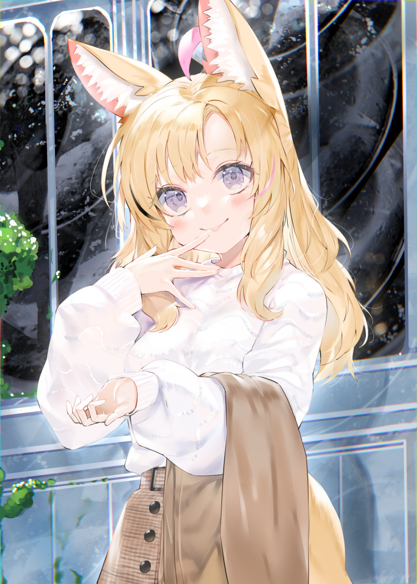 1girl absurdres ahoge animal_ear_fluff animal_ears blonde_hair blush brown_skirt closed_mouth fox_ears highres hololive kou_mashiro long_hair long_sleeves looking_at_viewer multicolored_hair omaru_polka puffy_long_sleeves puffy_sleeves skirt smile solo streaked_hair sweater upper_body virtual_youtuber white_sweater