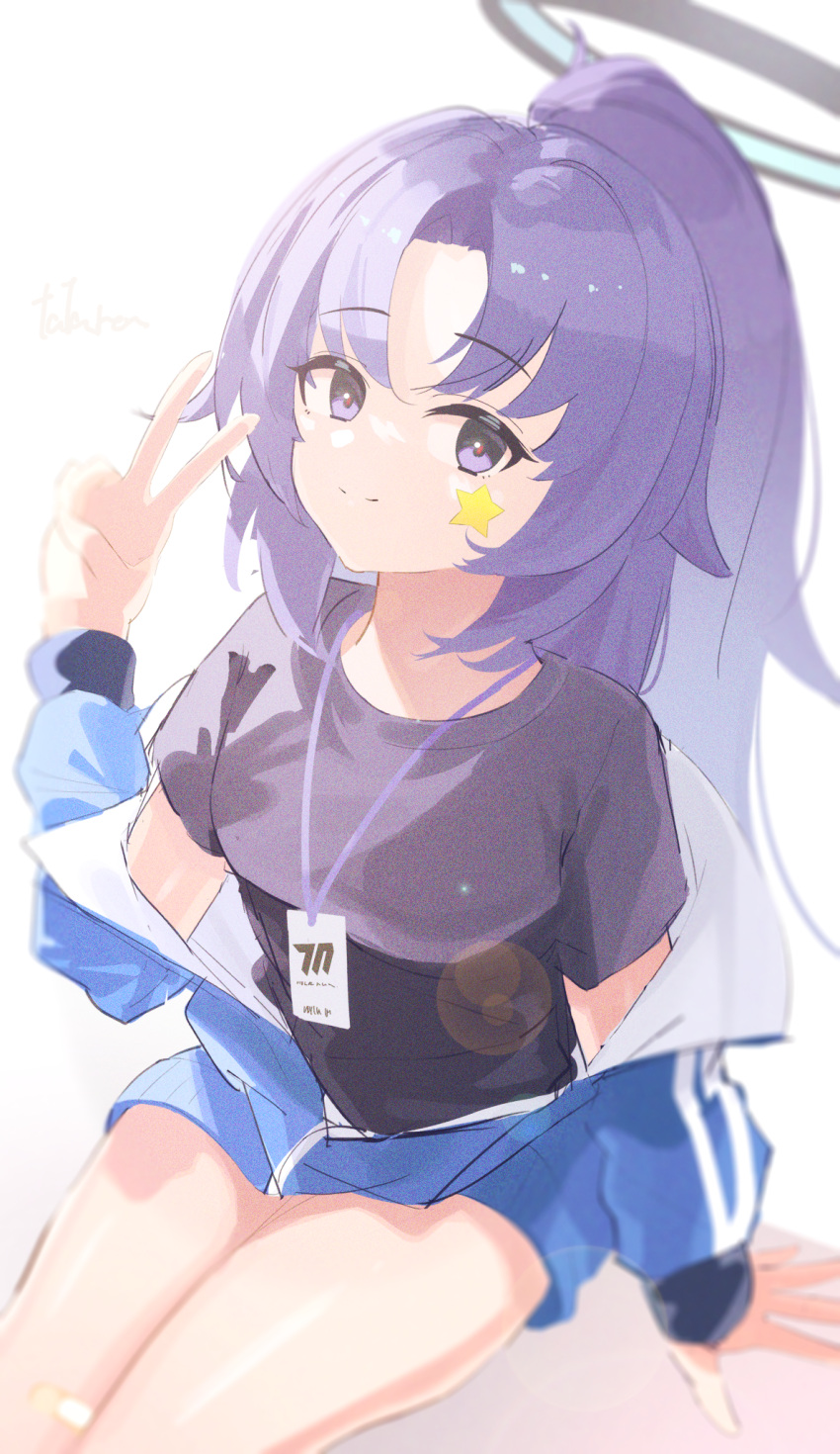 1girl black_shirt blue_archive blue_jacket breasts closed_mouth hair_intakes halo hand_up highres jacket long_hair long_sleeves looking_at_viewer medium_breasts off_shoulder partially_unzipped ponytail purple_hair shirt simple_background smile solo star_(symbol) sticker tatara_(alnath_may) upper_body v violet_eyes yuuka_(blue_archive) yuuka_(track)_(blue_archive)