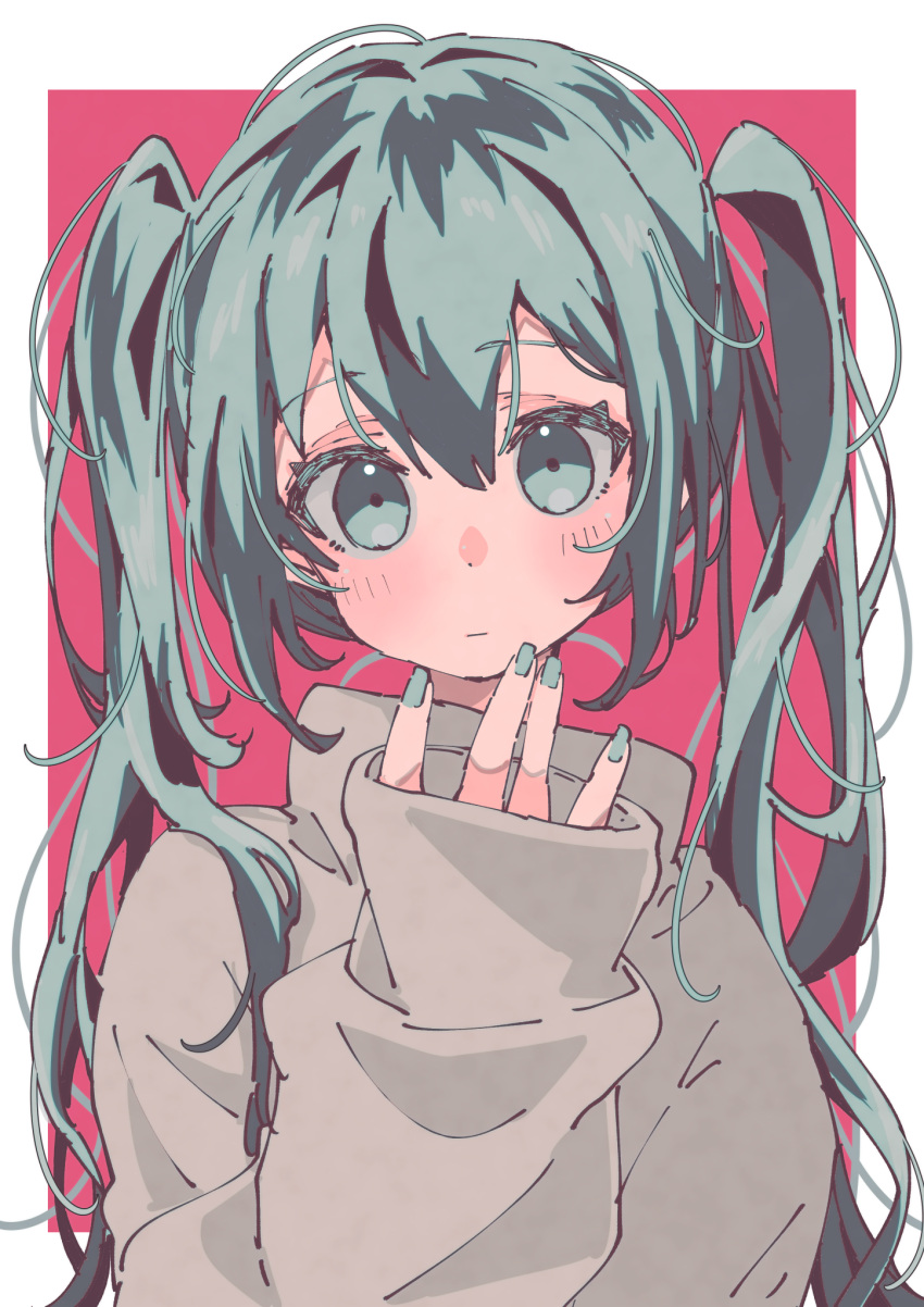 1girl bokarokaku green_eyes green_hair green_nails hand_up hatsune_miku highres long_hair long_sleeves looking_at_viewer nail_polish red_background sleeves_past_wrists solo sweater turtleneck twintails upper_body vocaloid