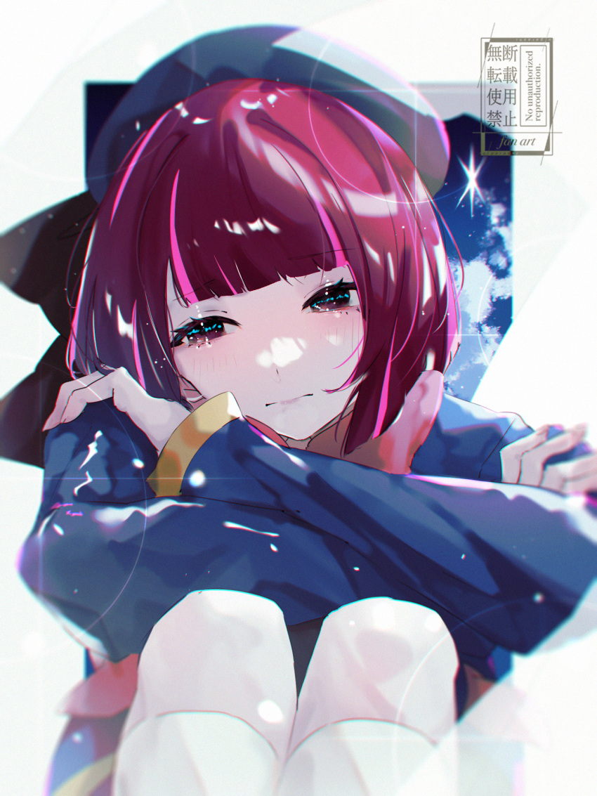 1girl arima_kana beret black_bow blue_headwear blue_jacket blunt_bangs blush bob_cut bow bowtie chromatic_aberration closed_mouth commentary_request crossed_arms film_grain hat hat_bow highres inverted_bob jacket kneehighs knees_up lens_flare long_sleeves looking_at_viewer medium_hair no_pupils oshi_no_ko partial_commentary pink_bow pink_bowtie red_eyes redhead school_uniform simple_background socks solo sparkle to/garashi upper_body watermark white_background white_socks youtou_high_school_uniform