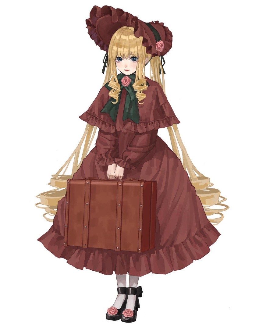 1girl black_footwear black_ribbon blonde_hair blue_eyes bonnet bow bowtie briefcase capelet closed_mouth dress drill_hair flower footwear_flower full_body green_bow green_bowtie hair_ribbon highres holding holding_briefcase lips lolita_fashion long_hair long_sleeves looking_at_viewer pantyhose pink_flower pink_rose red_capelet red_dress red_headwear red_lips ribbon rose rozen_maiden ruru_(pixiv17851010) shinku simple_background smile solo standing twin_drills v_arms very_long_hair white_background white_pantyhose