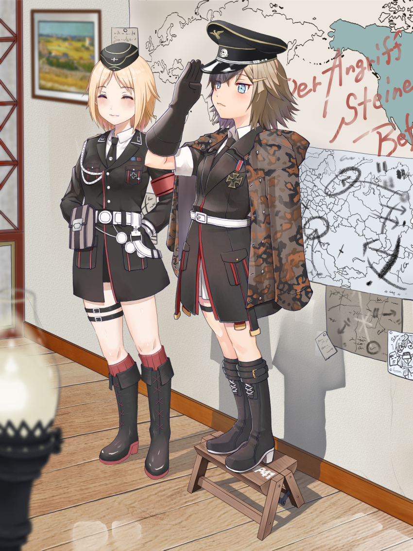 2girls akira_(gjvx3472) black_gloves blonde_hair boots brown_hair camouflage_cloak commission cross garrison_cap german_text girls_frontline gloves hat highres iron_cross map military military_hat military_uniform mp40_(girls'_frontline) mp41_(girls'_frontline) multiple_girls on_stool peaked_cap pixiv_commission salute short_hair smile translation_request uniform wehrmacht world_war_ii