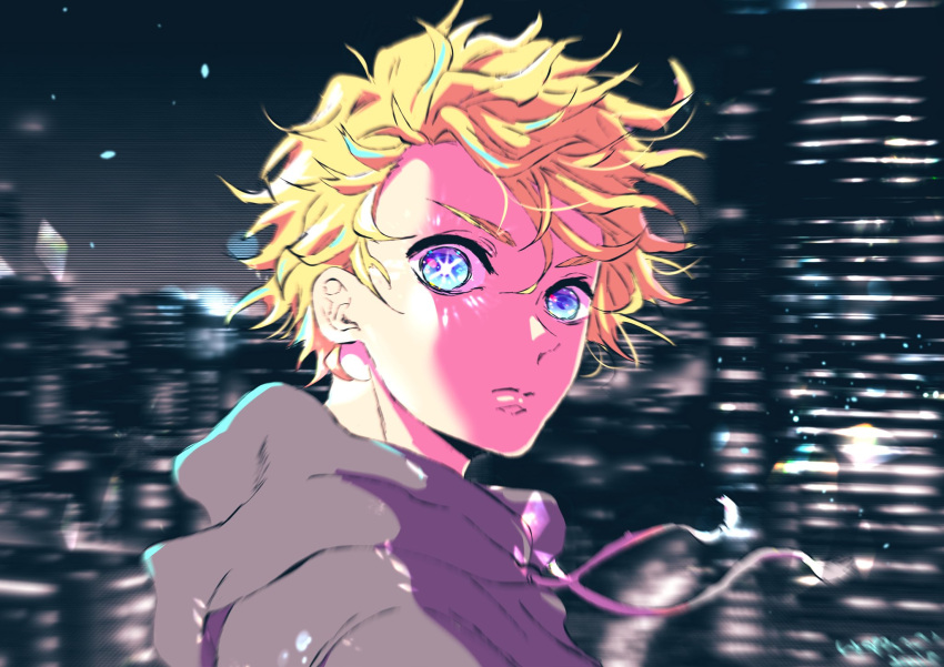 1boy blonde_hair blue_eyes city_lights closed_mouth commentary floating_hair grey_hoodie hair_between_eyes highres hood hoodie hoshino_aquamarine lens_flare light_particles looking_at_viewer looking_to_the_side male_focus mismatched_pupils motion_blur night nyapon oshi_no_ko shade short_hair solo star-shaped_pupils star_(symbol) symbol-shaped_pupils upper_body