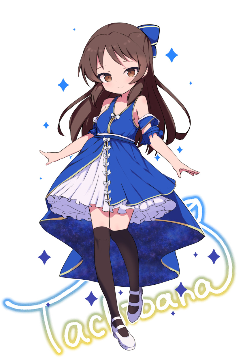 1girl absurdres armband black_thighhighs blue_dress bow breasts brown_eyes brown_hair character_signature commentary dress female_child frilled_skirt frills full_body hair_bow highres idolmaster idolmaster_cinderella_girls idolmaster_cinderella_girls_u149 legs long_hair looking_at_viewer nakoni_(solalalala) sidelocks skirt sleeveless sleeveless_dress small_breasts smile solo sparkle tachibana_arisu thigh-highs thighs white_background white_footwear white_skirt zettai_ryouiki
