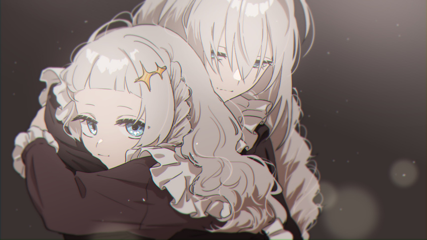 2girls a.i._voice alternate_costume black_dress blue_eyes blunt_bangs blurry bokeh braid capelet commentary_request dated_commentary depth_of_field dress dual_persona frilled_capelet frilled_sleeves frills grey_background grey_hair hair_over_eyes half-closed_eyes hug kizuna_akari kizuna_akari_(tsubomi) light_particles light_smile long_hair long_sleeves looking_at_viewer looking_back looking_to_the_side messy_hair multiple_girls mutual_hug side_braid sparkle_hair_ornament tokono_touhi upper_body vocaloid voiceroid wavy_hair white_capelet