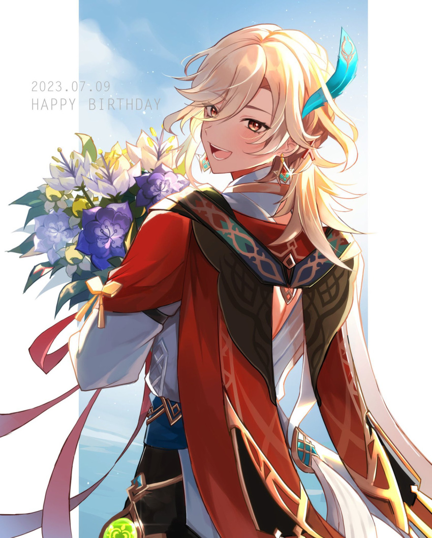 1boy :d ari_(bleum) birthday blonde_hair blue_feathers bouquet cape dated earrings feather_hair_ornament feathers flower from_behind genshin_impact gold_earrings hair_between_eyes hair_ornament happy_birthday highres holding holding_bouquet jewelry kaveh_(genshin_impact) long_sleeves looking_at_viewer low_ponytail male_focus medium_hair orange_eyes ponytail purple_flower red_cape shirt sky smile solo vision_(genshin_impact) white_flower white_shirt