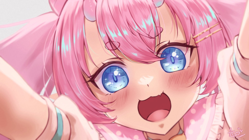 1girl :3 aconite blush chibidoki_(vtuber) close-up crossed_bangs demon_horns fang highres horns indie_virtual_youtuber long_hair looking_at_viewer open_mouth outstretched_arms pink_hair puffy_sleeves sidelocks skin_fang smile solo thick_eyebrows tongue twintails violet_eyes