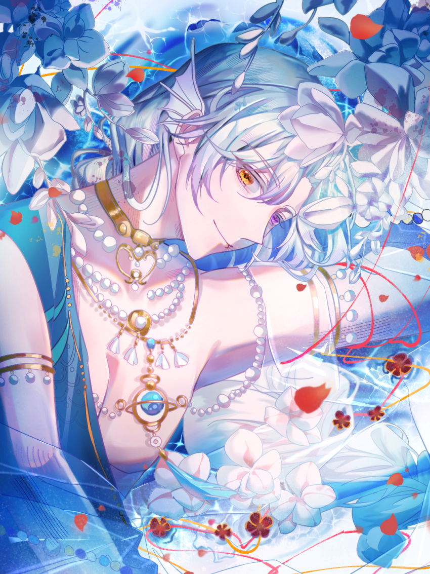 1boy armlet bishounen choker falling_petals fins flower grey_hair head_fins heterochromia highres jewelry light_smile looking_at_viewer male_focus muxiangzi95632 necklace pearl_necklace petals profile solo string string_of_fate the_tale_of_food upper_body violet_eyes white_flower yellow_choker yellow_eyes zhenzhu_ri_yue_bei