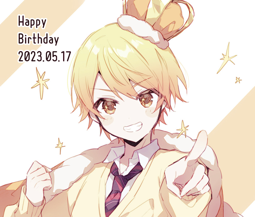 1boy blonde_hair cape cardigan clenched_hand collared_shirt commentary crown dated diagonal-striped_necktie double-parted_bangs fur-trimmed_cape fur_trim grin happy_birthday index_finger_raised kamiyama_high_school_uniform_(project_sekai) long_sleeves loose_necktie male_focus multicolored_hair multicolored_necktie necktie open_collar orange_cape orange_hair pink_background pointing pointing_at_viewer project_sekai qi7pi red_necktie school_uniform shirt smile sparkle sparkling_eyes symbol_in_eye tenma_tsukasa two-tone_background upper_body white_shirt yellow_cardigan yellow_eyes