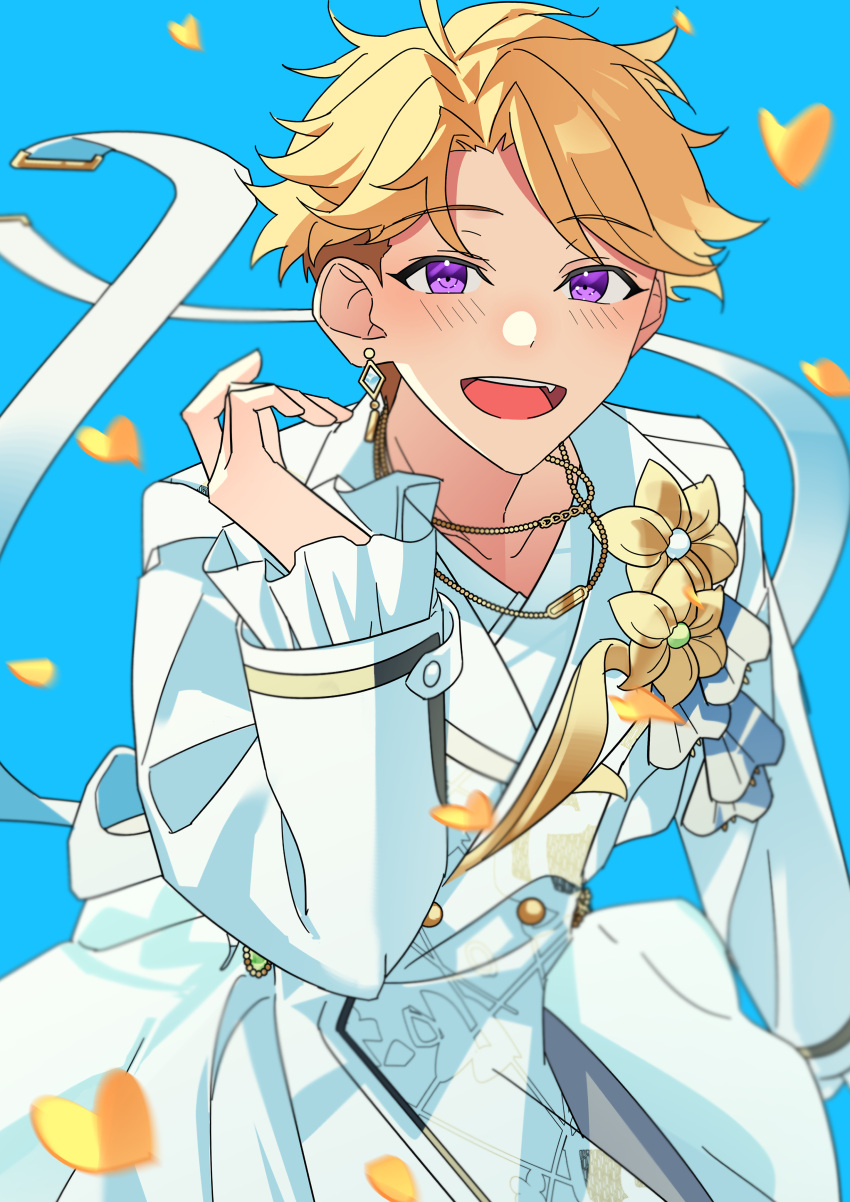 1boy absurdres blonde_hair blue_background blush buttons commentary earrings ensemble_stars! fang flower gold_necklace hand_up heidbd highres jewelry lapels long_sleeves looking_at_viewer male_focus narukami_arashi necklace notched_lapels open_mouth short_hair single_earring solo teeth upper_body upper_teeth_only violet_eyes