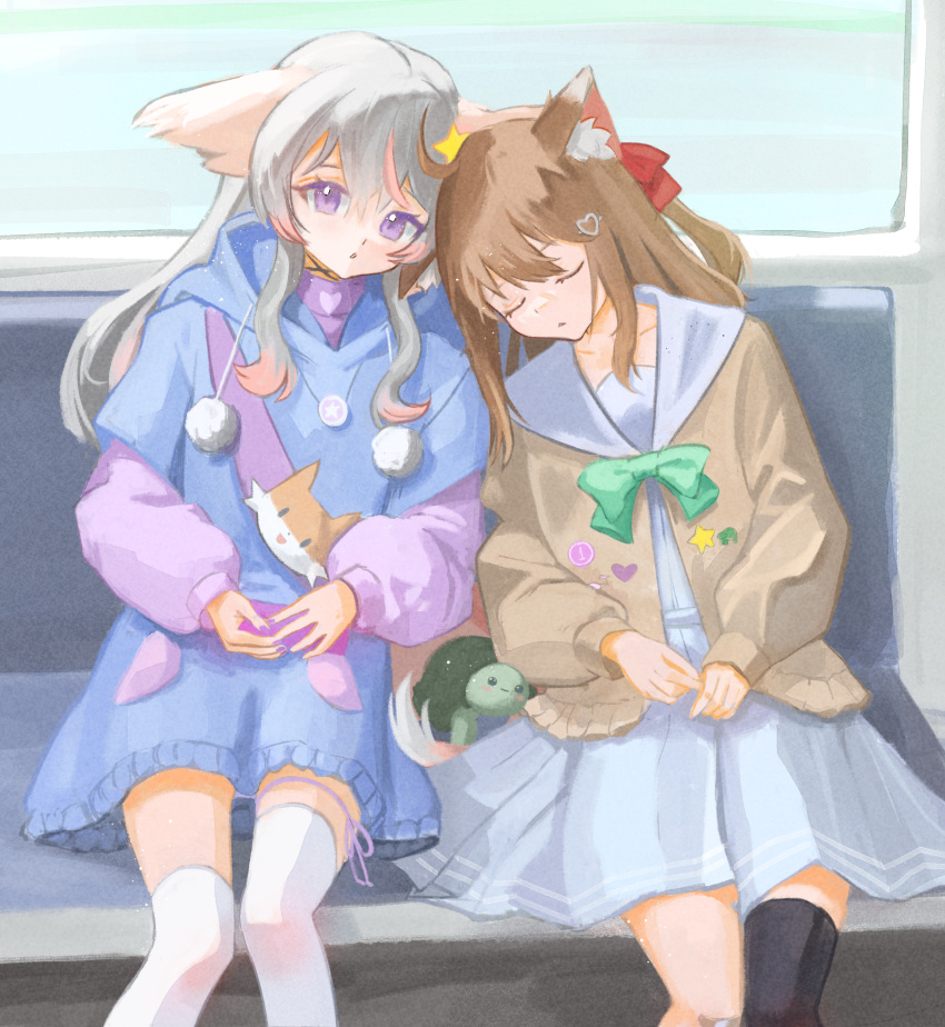 1other 2girls absurdres ahoge animal_ears annytf asymmetrical_legwear badge besidoesart black_socks black_thighhighs blue_hoodie blue_sailor_collar blue_skirt blush bow bowtie brown_cardigan button_badge cardigan cat_tail closed_mouth colored_tips cropped_legs family fox fox_ears green_bow green_bowtie grey_hair grey_sailor_collar grey_skirt hair_between_eyes hair_ornament hair_ribbon hairclip heart heart_hair_ornament highres hood hoodie indie_virtual_youtuber leaning_on_person leaning_to_the_side leg_ribbon light_brown_hair long_hair long_hoodie long_sleeves looking_at_viewer multicolored_hair multiple_girls neuro-sama parted_lips pink_hair pleated_skirt pom_pom_(clothes) puffy_long_sleeves puffy_sleeves purple_sweater red_ribbon ribbon sailor_collar school_uniform serafuku sidelocks single_sock single_thighhigh sitting skirt sleeping sleeping_on_person sleeping_upright socks star_(symbol) star_hair_ornament streaked_hair sweater tail thigh-highs train_interior turtle two_side_up uneven_legwear vedal987 violet_eyes virtual_youtuber white_serafuku white_socks white_thighhighs