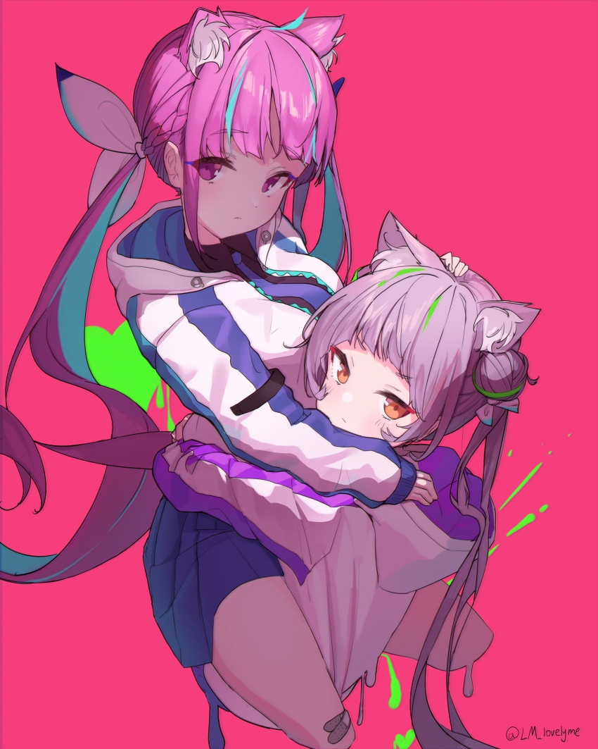 2girls absurdres animal_ear_fluff animal_ears black_shirt blue_hair blue_necktie blue_skirt blunt_bangs braid breasts brown_eyes cat_ears closed_mouth commentary green_hair grey_hair hair_bun hand_on_another's_head highres hololive hood hooded_jacket hug jacket large_breasts long_hair looking_at_viewer lovelyme minato_aqua multicolored_hair multiple_girls murasaki_shion necktie open_clothes open_jacket pleated_skirt purple_hair red_background shirt single_hair_bun skirt streaked_hair twintails twitter_username violet_eyes virtual_youtuber white_jacket