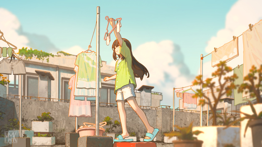 1girl absurdres arm_up black_hair blue_footwear blue_sky chinese_commentary clouds cloudy_sky commentary_request day drying drying_clothes flower_pot full_body green_shirt highres holding_clothes_hanger house hua_ming_wink long_hair looking_at_object original outdoors sandals shirt short_sleeves shorts sky smile solo standing white_shorts