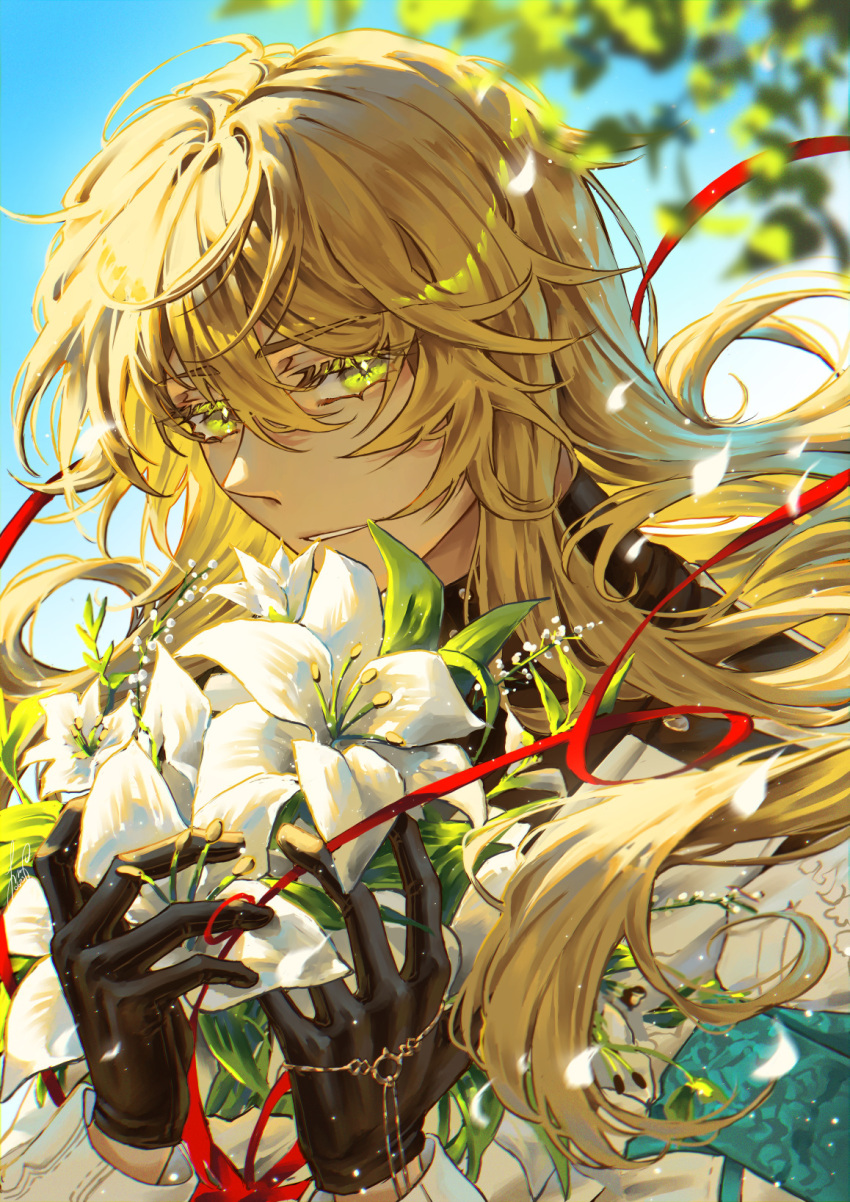 1boy armband baby's-breath black_gloves black_shirt blonde_hair bouquet coat day flower gloves green_eyes hair_between_eyes highres holding holding_bouquet honkai:_star_rail honkai_(series) leaf light_smile lily_(flower) long_hair long_sleeves looking_at_viewer luocha_(honkai:_star_rail) lux_arts male_focus parted_lips red_ribbon ribbon shirt solo upper_body white_coat white_flower white_lily