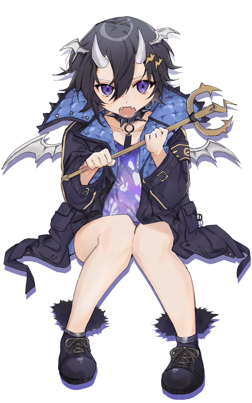 1boy absurdres ankle_boots armband black_armband black_collar black_footwear black_hair black_jacket boots collar demon_boy demon_wings devil_janai_mon_(vocaloid) double-parted_bangs fangs full_body fur-trimmed_boots fur_trim hair_between_eyes hair_ornament hairclip handprint head_wings highres holding holding_wand holostars hood hood_down horns invisible_chair jacket kanade_izuru knees_together_feet_apart lightning_bolt_hair_ornament lightning_bolt_symbol looking_at_viewer male_focus oni_horns open_clothes open_jacket open_mouth padded_jacket polearm purple_shirt sanbo_(apple_1020) shirt short_hair short_shorts shorts simple_background sitting slit_pupils spiked_collar spikes straight-on trident two-sided_fabric two-sided_jacket violet_eyes virtual_youtuber wand weapon white_background white_horns white_wings wings
