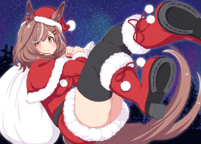 :3 alternate_costume animal_ears belt boots breasts christmas closed_mouth hair_ornament hairclip hat highres holding horse_ears horse_tail looking_at_viewer matikane_tannhauser_(umamusume) medium_breasts medium_hair night night_sky sack santa_costume sky star_(sky) starry_sky tail thigh-highs thighs umamusume yellow_eyes yushii