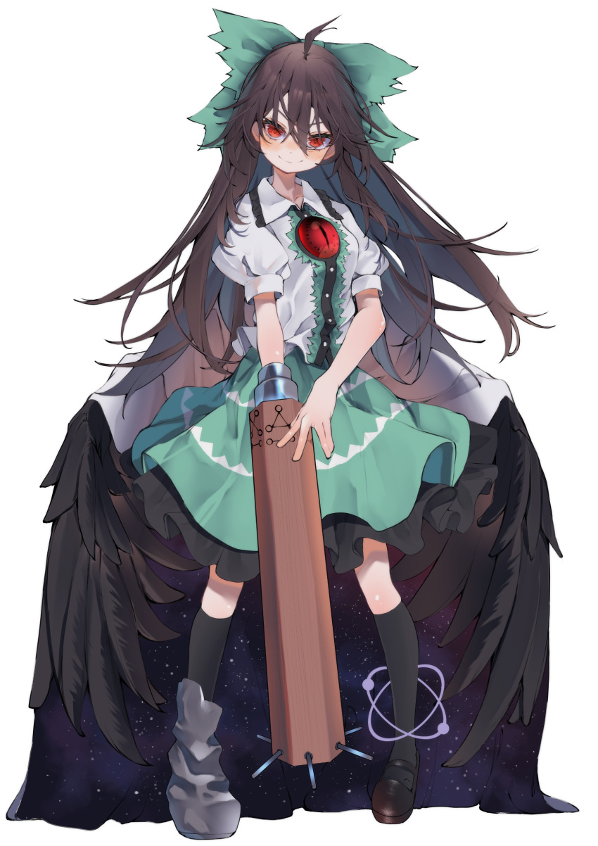 1girl absurdres arm_cannon black_thighhighs black_wings bow brown_footwear brown_hair closed_mouth commentary_request full_body green_bow green_skirt hair_between_eyes hair_bow highres long_hair looking_at_viewer low_wings puffy_short_sleeves puffy_sleeves red_eyes reiuji_utsuho shirt shoes short_sleeves simple_background skirt smile solo standing thigh-highs third_eye touhou tsune_(tune) weapon white_background white_shirt wings zettai_ryouiki