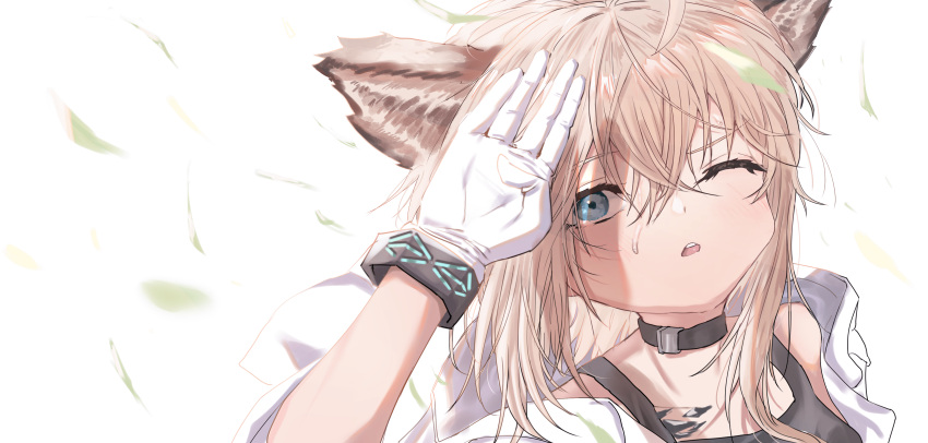 1girl absurdres animal_ears arknights arm_up black_choker black_tank_top blue_eyes brown_hair choker commentary_request fox_ears fox_tail gloves hair_between_eyes highres jacket looking_at_viewer one_eye_closed open_clothes open_jacket parted_lips shading_eyes shipi_(qlenf0715) simple_background solo sussurro_(arknights) tail tank_top teeth upper_body upper_teeth_only white_background white_gloves white_jacket