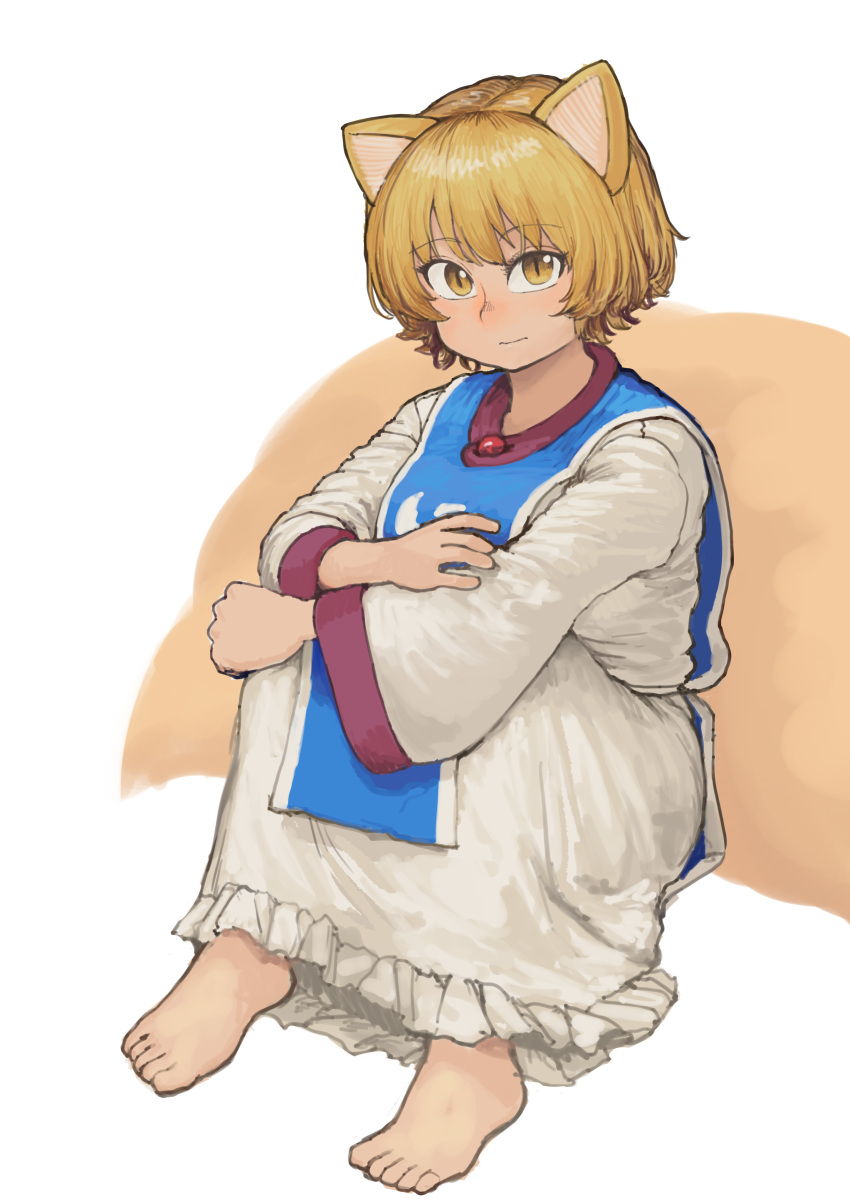 1girl absurdres animal_ears barefoot blonde_hair chanta_(ayatakaoisii) closed_mouth dress fox_ears full_body highres long_sleeves looking_at_viewer short_hair simple_background slit_pupils solo tabard touhou white_background white_dress yakumo_ran yellow_eyes