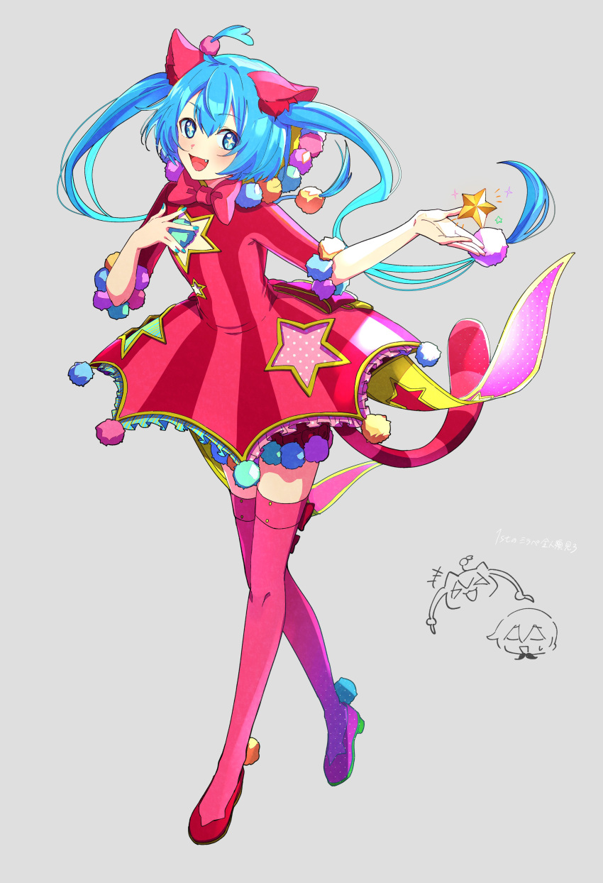 1girl absurdres ahoge animal_ears blue_eyes blue_hair bow bowtie cat_ears cat_tail dress frilled_dress frills grey_background hair_ornament hand_up hatsune_miku highres long_hair long_sleeves looking_at_viewer open_mouth pink_thighhighs pom_pom_(clothes) pom_pom_hair_ornament project_sekai red_bloomers red_bow red_bowtie red_dress red_footwear shoes simple_background smile solo tail taro14_tea thigh-highs twintails very_long_hair vocaloid walking wonderlands_x_showtime_(project_sekai) wonderlands_x_showtime_miku