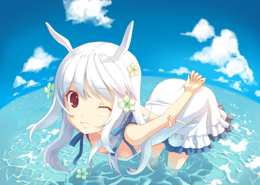 arched_back bow dj_max_portable dress flat_chest flower h2so4 hair_flower hair_ornament lace long_hair ocean red_eyes ribbon silver_hair sky smile suee water wink