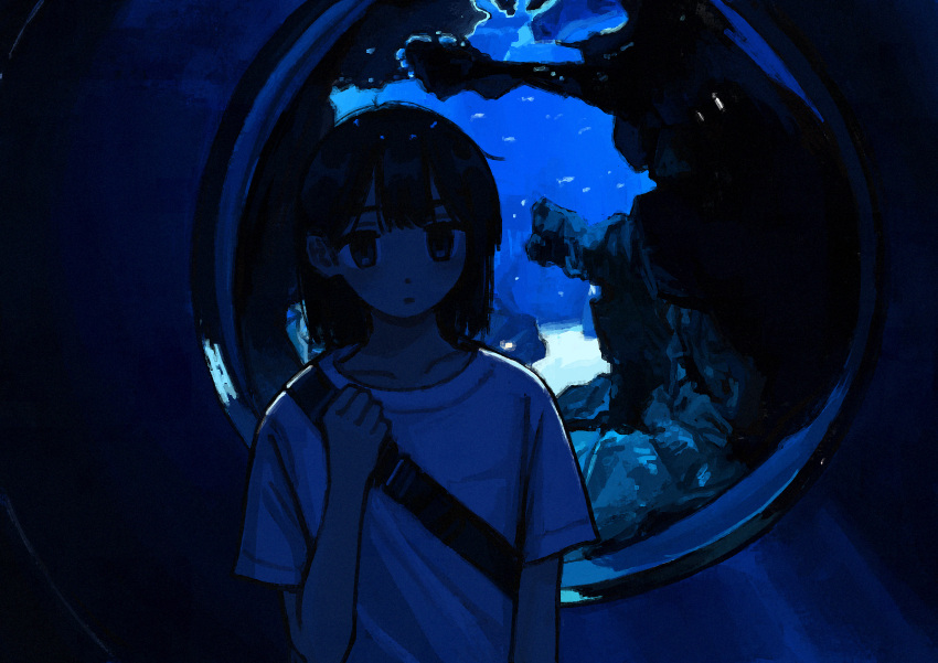 1girl absurdres aquarium arm_at_side bag black_eyes black_hair blue_theme closed_mouth collarbone dot_nose expressionless hand_on_own_chest highres indoors jitome light_rays long_bangs looking_at_viewer medium_hair original shirt short_sleeves shoulder_bag sidelocks solo t-shirt underwater uniunimikan upper_body water white_shirt window