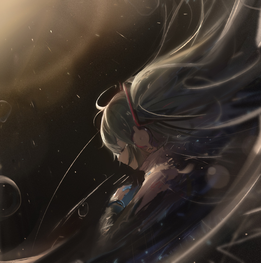 1girl absurdres ahoge blue_hair closed_eyes crying dark dissolving facing_down floating_hair from_side hair_between_eyes hand_on_own_chest hatsune_miku headset highres light_particles long_hair profile shirt sidelighting sidelocks solo twintails upper_body vocaloid white_shirt yi_ren_fen_mu