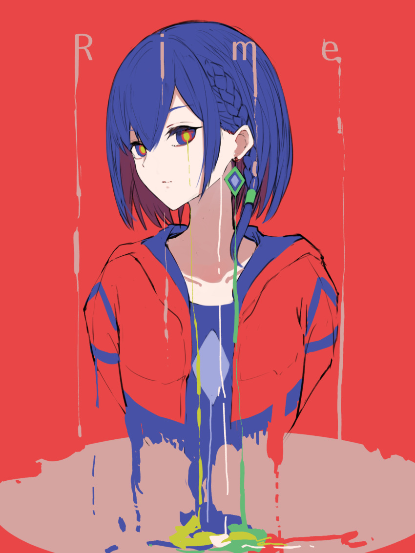 .noz 1girl blue_eyes blue_hair blue_shirt braid character_name collarbone colored_inner_hair commentary diamond_(shape) earrings expressionless hair_between_eyes highres hood hoodie jacket jewelry kamitsubaki_studio looking_at_viewer multicolored_hair red_background red_jacket redhead rim_(kamitsubaki_studio) shirt short_hair side_braid single_braid single_earring solo upper_body virtual_youtuber yellow_pupils