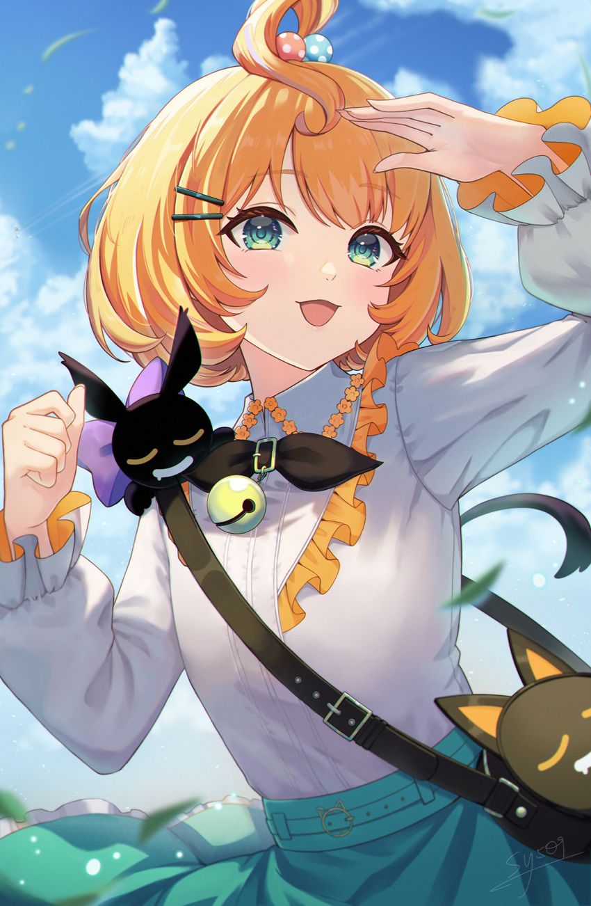 1girl :3 ahoge alternate_costume animal_bag backlighting bag bell blonde_hair blue_sky blush breasts cat_bag clouds commentary cowboy_shot english_commentary green_eyes green_skirt hair_bobbles hair_ornament hairclip hand_up highres long_sleeves looking_at_viewer lucie_(millie_parfait) millie_parfait nijisanji nijisanji_en open_mouth outdoors shirt short_hair skirt sky small_breasts smile sy509 virtual_youtuber white_shirt