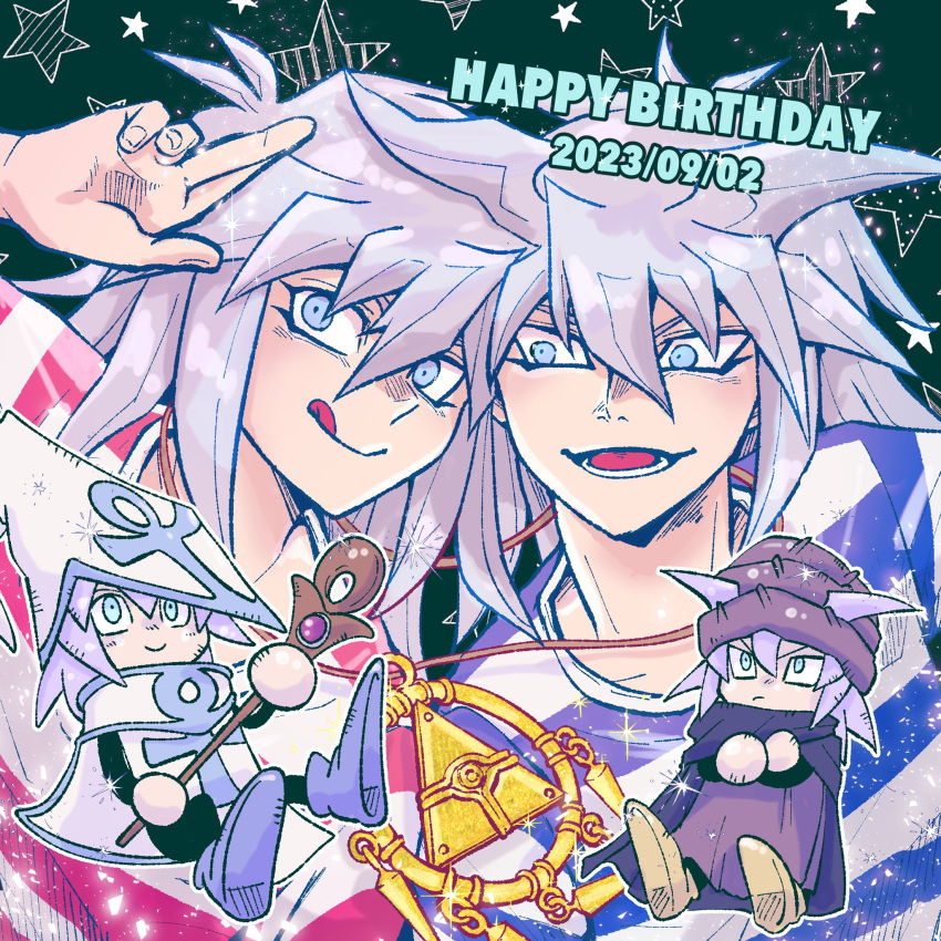 2boys :q ankh bakura_ryou black_cloak blue_shirt chibi cloak closed_mouth commentary cosplay dated fingernails green_background grey_eyes grey_hair hair_between_eyes happy_birthday hat highres holding holding_staff jewelry long_bangs long_hair looking_at_viewer lower_teeth_only male_focus millennium_ring multiple_boys necklace open_mouth red_shirt shirt silent_magician silent_magician_(cosplay) smile spiky_hair staff star_(symbol) striped striped_shirt teeth tongue tongue_out upper_body white_headwear white_shirt wizard_hat yagamikan yami_bakura yu-gi-oh! yu-gi-oh!_duel_monsters