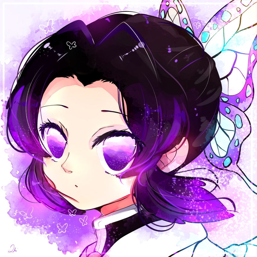 1girl black_hair butterfly_hair_ornament demon_slayer_uniform eyelashes gradient_eyes hair_ornament highres japanese_clothes kimetsu_no_yaiba kochou_shinobu light_particles looking_at_viewer making-of_available multicolored_eyes multicolored_hair parted_bangs parted_lips portrait purple_hair roki_(regulus_1111) short_hair signature solo violet_eyes