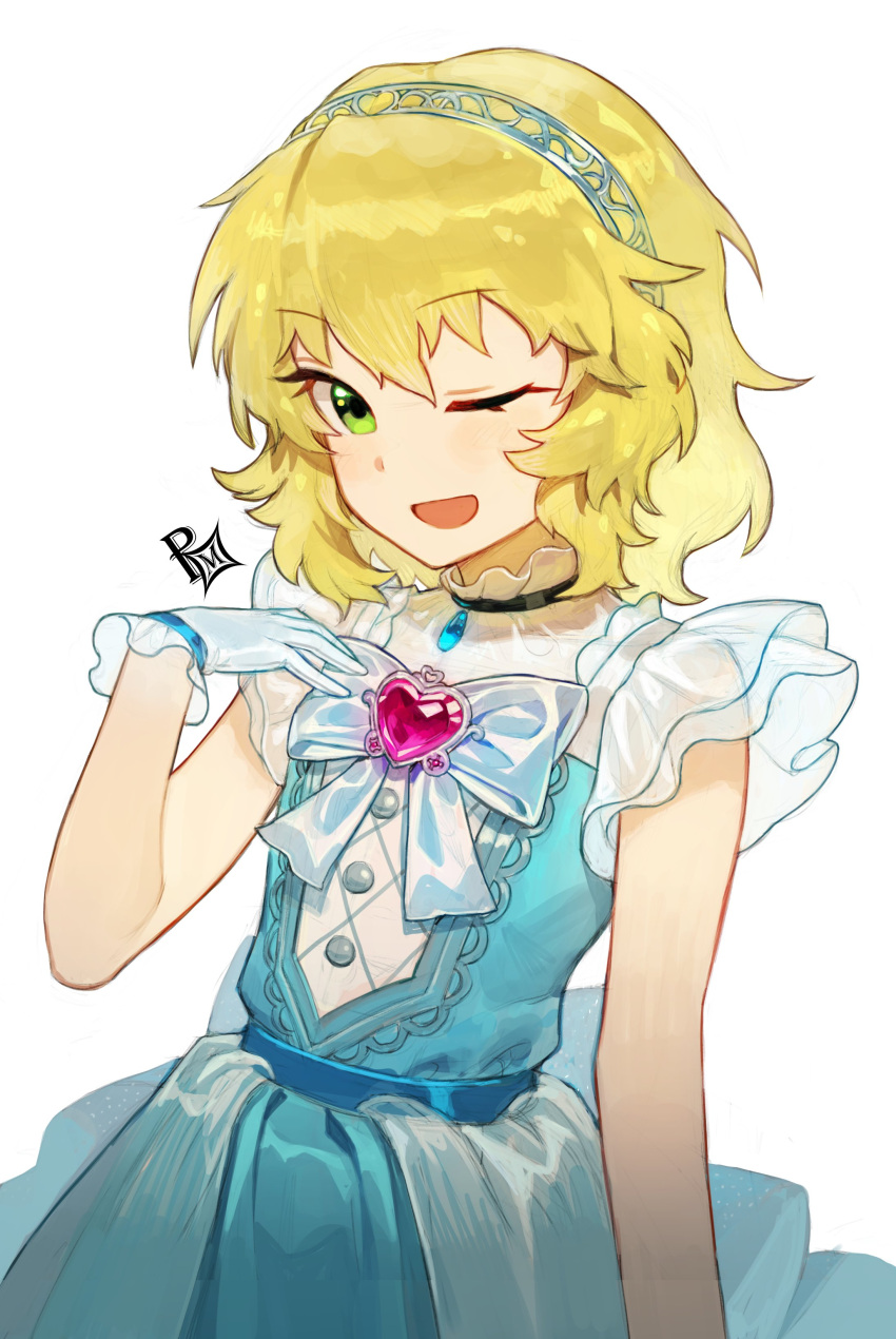 1girl absurdres blonde_hair brooch buttons commentary_request flat_chest gloves green_eyes hairband hand_up heart heart_brooch highres idolmaster idolmaster_cinderella_girls idolmaster_cinderella_girls_u149 jewelry korean_commentary light_blue_dress light_blush looking_at_viewer medium_hair messy_hair one_eye_closed open_mouth p_(pm_611a) ribbon sakurai_momoka see-through signature simple_background solo tiara upper_body white_background white_gloves