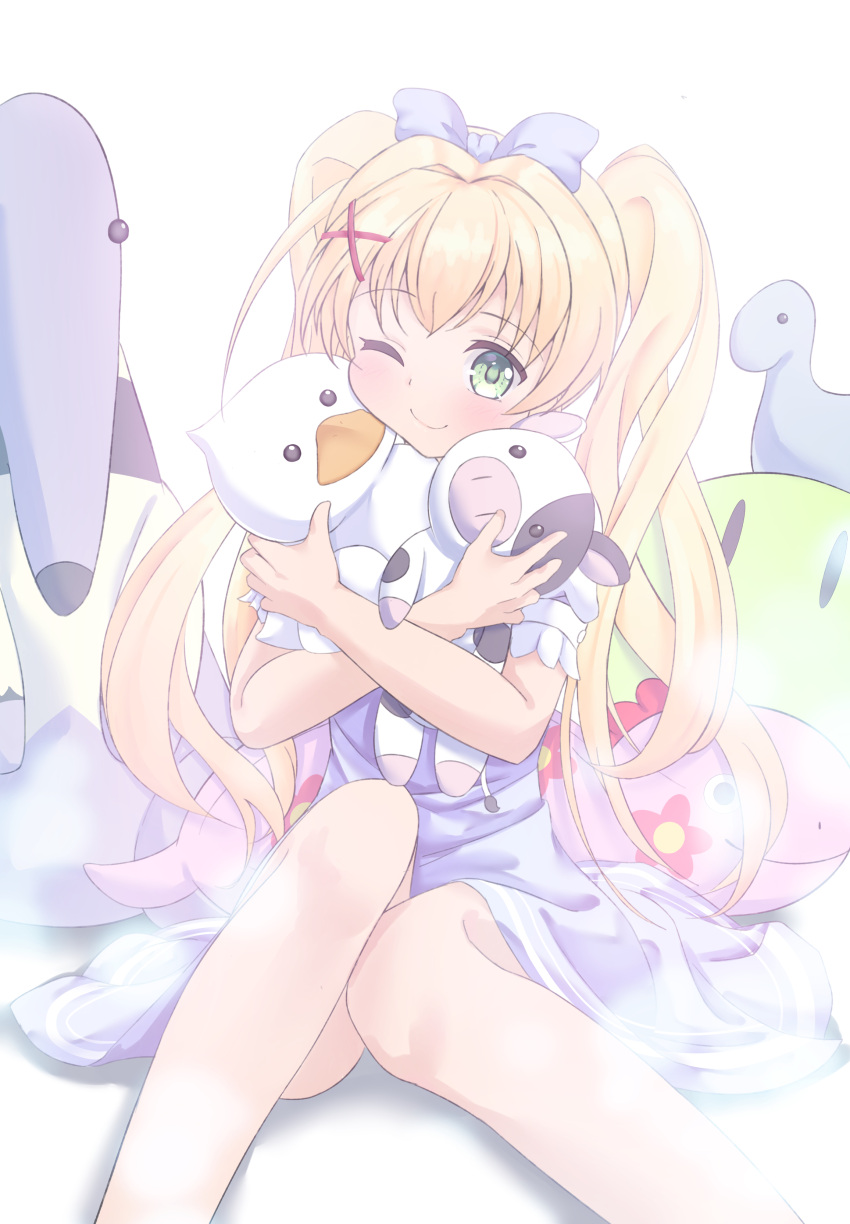 1girl absurdres blonde_hair blue_bow blue_dress blush bow casual closed_mouth commentary_request company_connection crossed_arms dango_daikazoku dress feet_out_of_frame green_eyes hair_between_eyes hair_bow hair_intakes hair_ornament happy hato_maron highres holding holding_stuffed_toy hugging_object key_(company) knees_together_feet_apart long_hair official_alternate_costume one_eye_closed shirt short_dress short_sleeves simple_background sitting smile solo stuffed_animal stuffed_toy summer_pockets tsumugi_wenders twintails very_long_hair white_background white_shirt x_hair_ornament