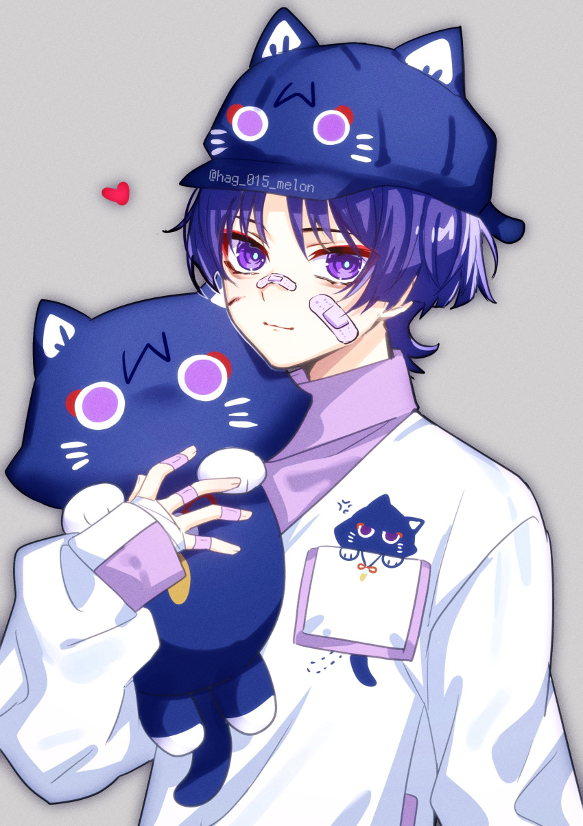 1boy absurdres anger_vein animal_ears animal_hat artist_name bandaged_hand bandages bandaid bandaid_on_cheek bandaid_on_face bandaid_on_hand bandaid_on_nose blue_headwear breast_pocket cat_ears choppy_bangs closed_mouth commentary_request eyeshadow fake_animal_ears genshin_impact grey_background hagehiro hair_between_eyes hand_up hat heart highres holding holding_stuffed_toy jacket long_sleeves looking_at_viewer makeup male_focus pocket purple_hair purple_sweater red_eyeshadow scaramouche_(cat)_(genshin_impact) scaramouche_(genshin_impact) short_hair sidelocks simple_background sleeves_past_wrists smile solo stuffed_animal stuffed_cat stuffed_toy sweater turtleneck turtleneck_sweater twitter_username upper_body violet_eyes wanderer_(genshin_impact) white_jacket