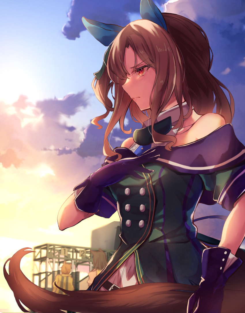 3girls animal_ears bare_shoulders black_gloves brown_hair buttons double-breasted dress ear_covers from_side gloves green_dress highres horse_ears horse_girl horse_tail king_halo_(umamusume) long_hair multiple_girls off-shoulder_dress off_shoulder red_eyes ri_cochet solo_focus starting_gate tail umamusume