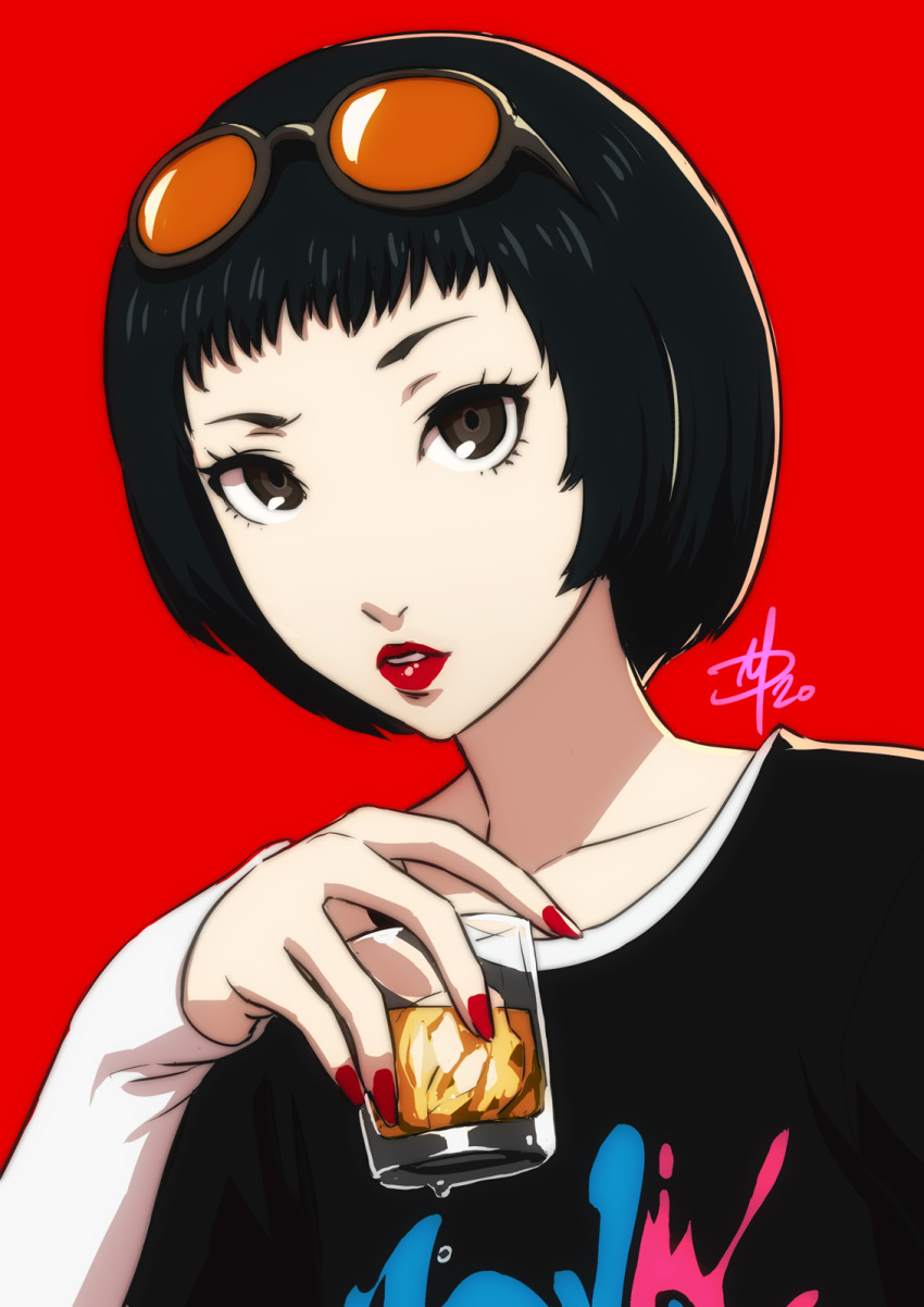 1girl alcohol black_eyes black_hair black_shirt bob_cut cup drink drinking_glass eyewear_on_head fingernails glass highres holding holding_cup layered_sleeves long_sleeves looking_at_viewer ohya_ichiko persona persona_5 polarityplus portrait print_shirt red_background red_lips red_nails shirt short_hair simple_background solo white_sleeves