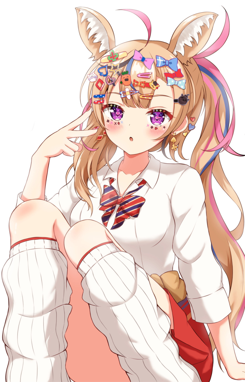 1girl :o absurdres ahoge animal_ears blonde_hair blue_hair blush bow bowtie earrings facial_mark fox_ears fox_girl gyaru hair_bow heart heart-shaped_pupils highres hololive jewelry knees_together_feet_apart leg_warmers long_hair long_sleeves looking_at_viewer multicolored_hair omaru_polka omaru_polka_(school_uniform) pink_hair red_skirt rinkaa_(lovelive765pro2) school_uniform simple_background sitting skirt solo streaked_hair symbol-shaped_pupils too_many_hairclips v violet_eyes virtual_youtuber white_background