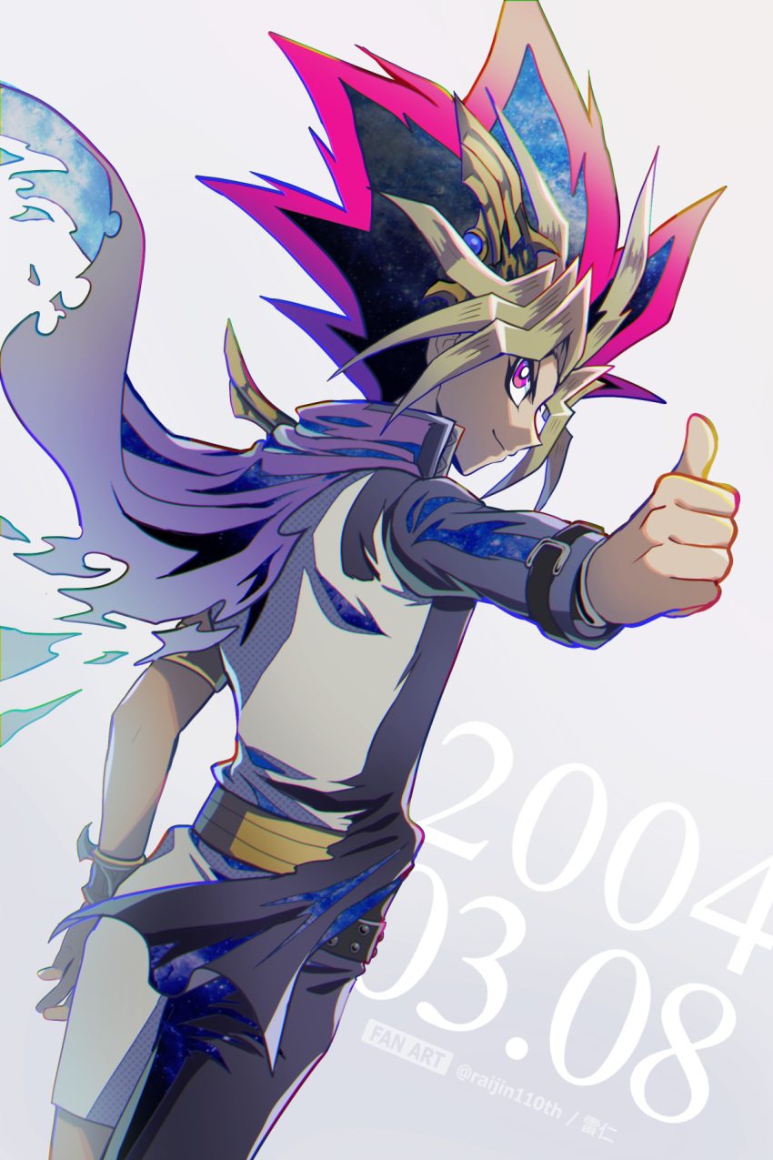 1boy belt black_belt black_hair blonde_hair bracelet closed_mouth grey_background grey_pants grey_shirt grin highres jewelry long_sleeves male_focus multicolored_hair outstretched_arm pants raijin-bh red_eyes redhead shirt smile solo spiky_hair thumbs_up yami_yuugi yu-gi-oh! yu-gi-oh!_duel_monsters