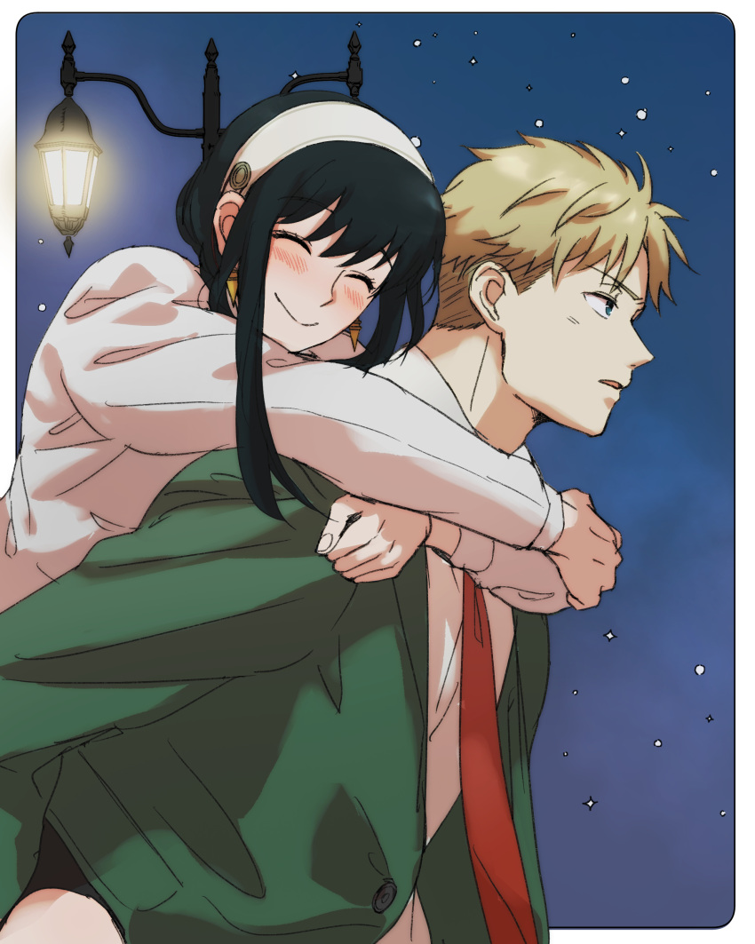 1boy 1girl absurdres black_hair blonde_hair blue_eyes blush carrying carrying_person closed_eyes closed_mouth coat earrings gold_earrings green_jacket hairband highres jacket jewelry lamppost long_hair necktie night night_sky outdoors piggyback red_necktie shirt short_hair sky smile spy_x_family tama_._kogifu white_hairband white_shirt