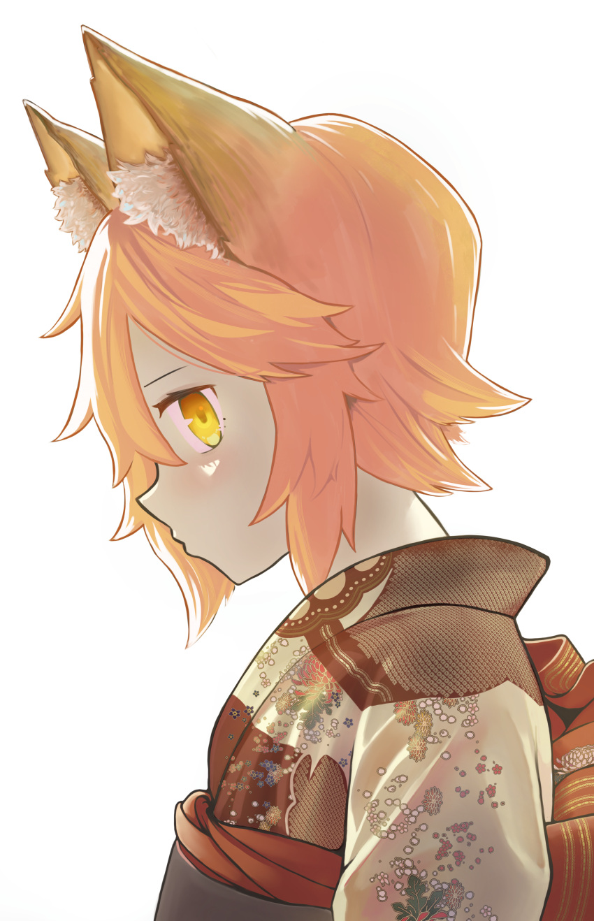 1girl absurdres animal_ears closed_mouth evermind floral_print hair_between_eyes highres japanese_clothes kimono looking_at_viewer senko_(sewayaki_kitsune_no_senko-san) sewayaki_kitsune_no_senko-san short_hair solo white_background yellow_eyes