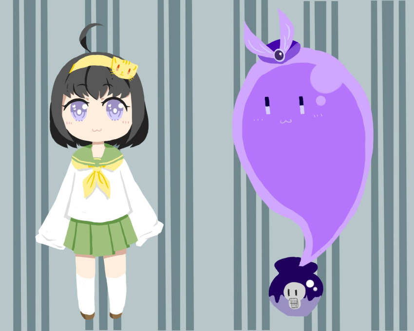 1girl :3 ahoge black_gemstone black_hair blue_background blush_stickers brown_footwear cat_hair_ornament chinese_commentary closed_mouth collared_shirt commentary_request full_body ghost green_sailor_collar green_skirt grey_eyes hair_ornament hairband hat hat_ribbon heart heart_in_eye highres kneehighs kotomine_kokoro long_sleeves miniskirt neckerchief original purple_headwear purple_ribbon ribbon sailor_collar school_uniform shirt shoes short_hair skirt skull_print sleeves_past_fingers sleeves_past_wrists smile socks striped striped_background symbol_in_eye violet_eyes white_shirt white_socks yellow_hairband yellow_neckerchief