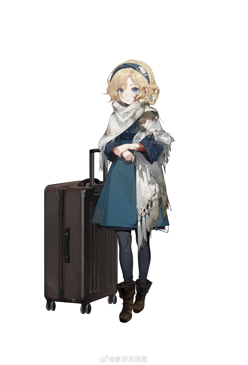 1girl absurdres ankle_boots black_leggings blonde_hair blood blood_on_arm blood_on_face blue_dress blue_eyes blue_hairband boots brown_footwear curly_hair dirty dirty_clothes dlgeria dress full_body girls_frontline grey_shawl hairband hand_on_own_wrist highres leggings light_smile looking_at_viewer medium_dress official_art rolling_suitcase rosita_(girls'_frontline) shawl short_hair sleeves_past_elbows solo standing suitcase tachi-e weibo_logo weibo_username white_background