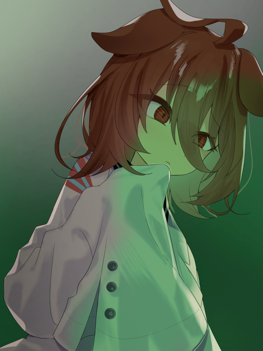 1girl agnes_tachyon_(umamusume) ahoge animal_ears brown_hair closed_mouth coat commentary_request ears_down finger_to_own_chin glowing hair_between_eyes highres horse_ears horse_girl lab_coat messy_hair partial_commentary red_eyes short_hair sleeves_past_fingers sleeves_past_wrists solo umamusume upper_body very_long_sleeves white_coat wooqa
