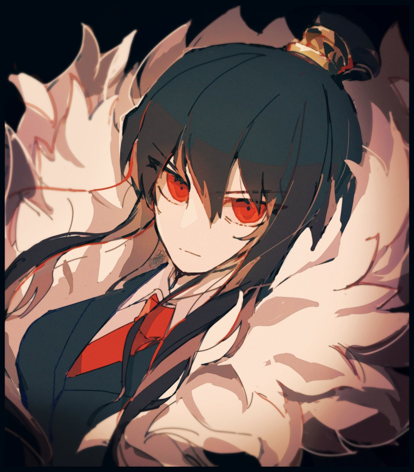 1girl black_background black_hair black_jacket closed_mouth coat collared_shirt fur-trimmed_coat fur_trim hair_bun highres jacket library_of_ruina long_hair looking_at_viewer necktie project_moon red_eyes red_necktie serious shirt sidelocks simple_background solo surumenabe upper_body very_long_hair white_shirt xiao_(library_of_ruina)